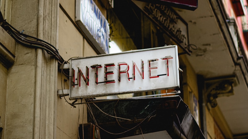J:COMとSo-net光の違いをやさしく比較｜料金・速度・工事・向いている人までわかる完全ガイド